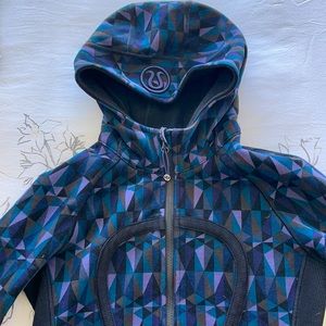 Lululemon jacket size 4